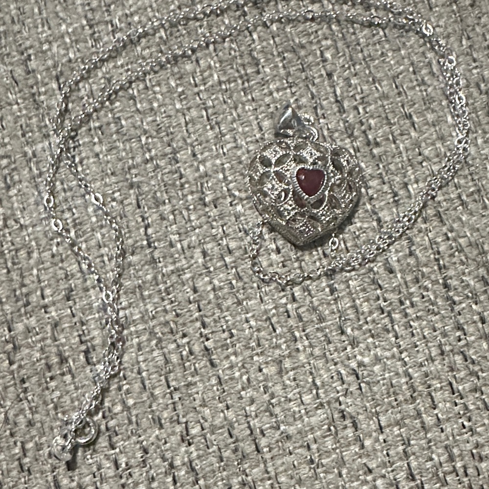 925 VTG Avon Genuine Ruby Pendant Necklace